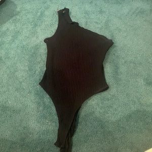 Medium Lush black one shoulder body suit